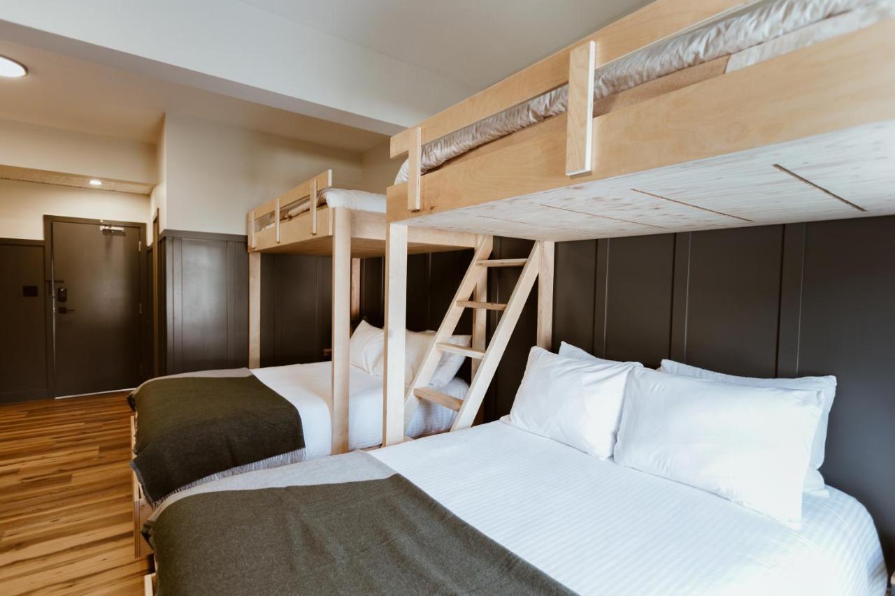 The Flying Steamshovel Inn รอสแลนด์ ภายนอก รูปภาพ
